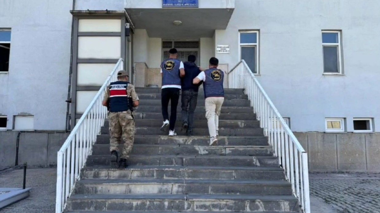 Jandarma Van’da değişik suçlardan 24 kişi tutukladı