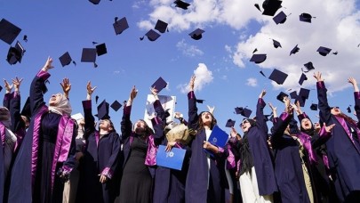 Erzurum Teknik Üniversitesinde mezuniyet coşkusu