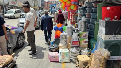 Ağrı’da Kaldırım İşgalleri Yayaları Zorluyor