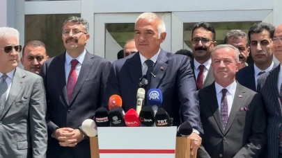 Bakan Ersoy Hakkari'de kütüphane açılışı yaptı