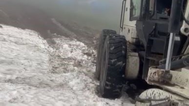 Ardahan’da temmuzda karla mücadele devam ediyor