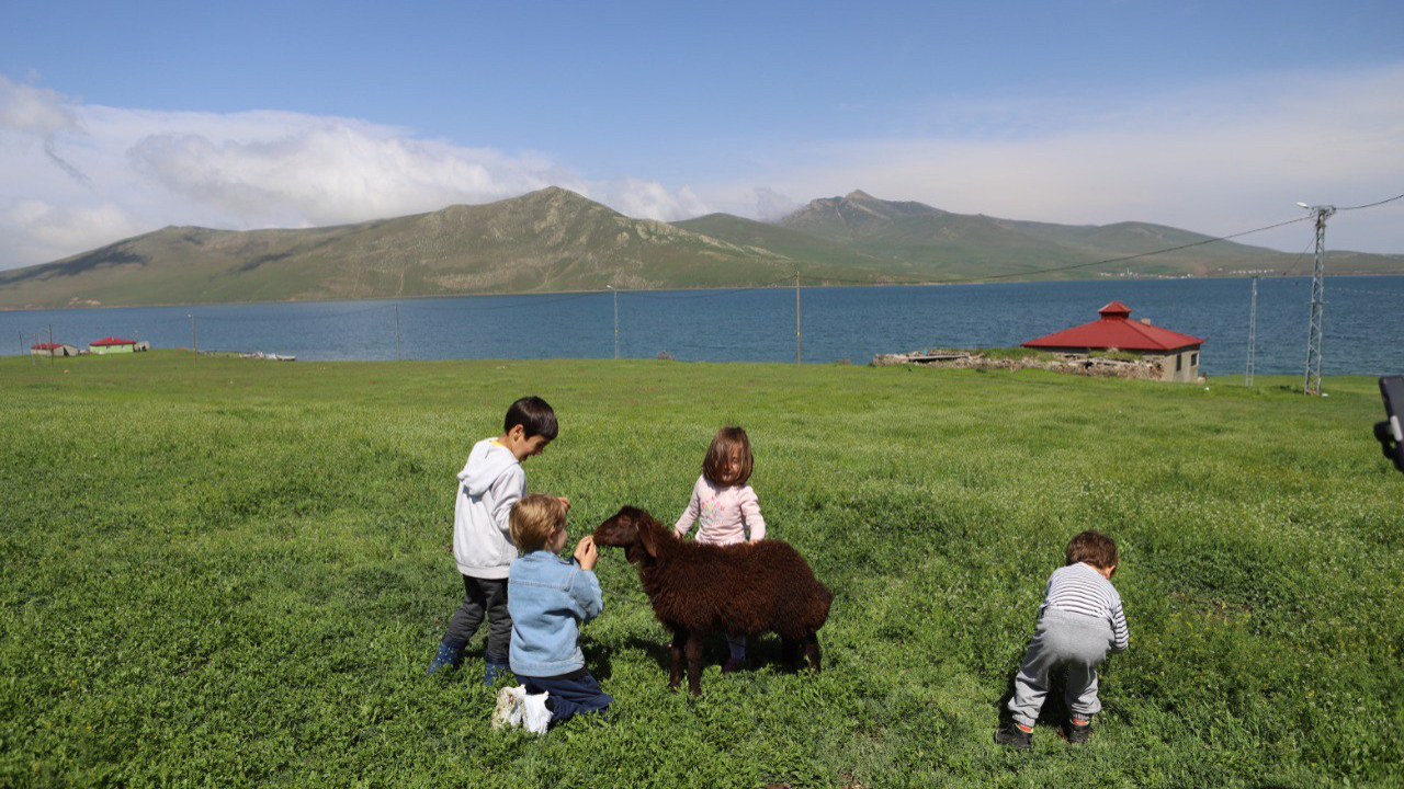 Çocukların Doğayla İç İçe Mutluluğu Balık Gölü’nde Hayat Buldu