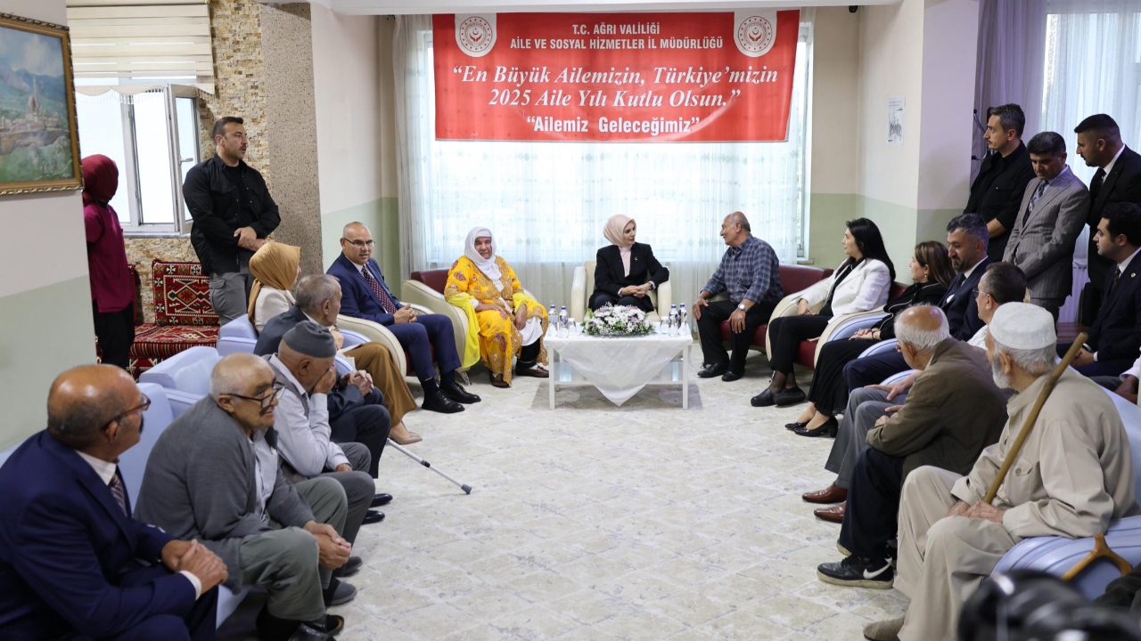 Bakan Göktaş’tan Ağrı Huzurevi’ne Ziyaret