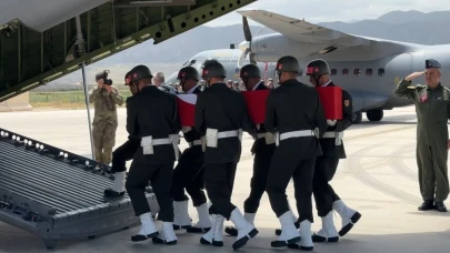 Pençe-Kilit bölgesinde şehit olan askerler için Yüksekova’da uğurlama töreni düzenlendi