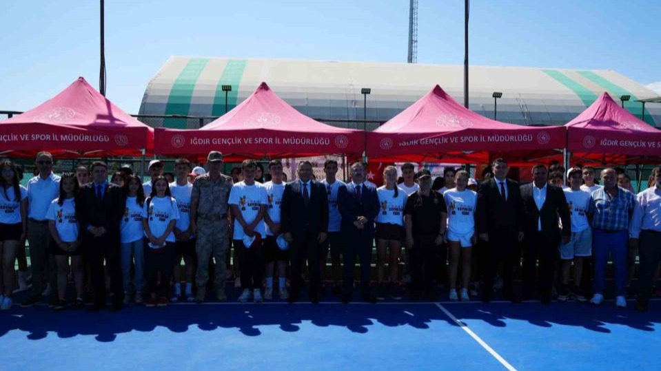 5. Kayısı Cup Tenis Turnuvası Iğdır'da heyecanla başladı