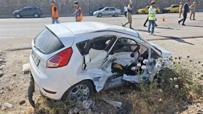 İki aracın karıştığı trafik kazasında 3 kişi yaralandı
