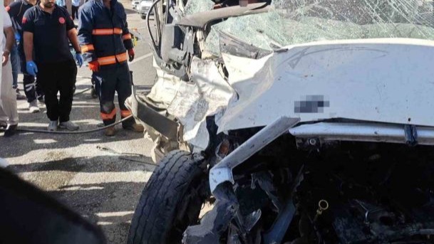 Van’da minibüs ile kamyon çarpıştı. Bu araçtan yaralı çıktı