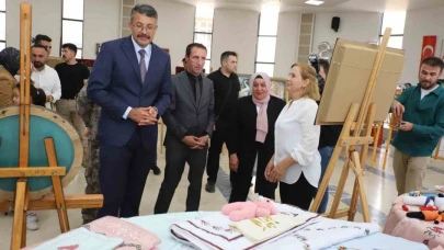 Hakkari’de 1940 ve 1960’lara ait gelinlikler sergilendi