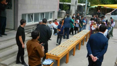 Posof Müftülüğünden aşure ikramı