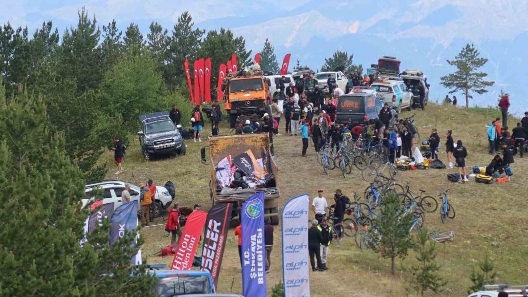 Erzurum'un 4 ilçesinde eş zamanlı ekstrem doğa sporları düzenlendi