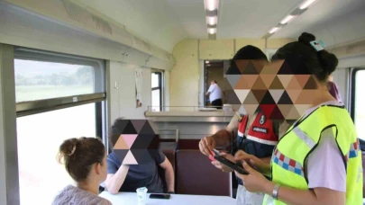 Erzurum İl Jandarma Komutanlığı ekipleri Doğu Ekspresinde asayiş uygulaması gerçekleştirdi