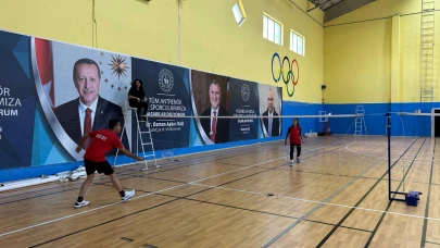 Ağrı’da 15 Temmuz’a Özel Badminton Turnuvası Düzenlendi