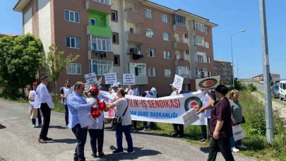Öz Sağlık İş Sendikası üyeleri basın açıklaması yaptı