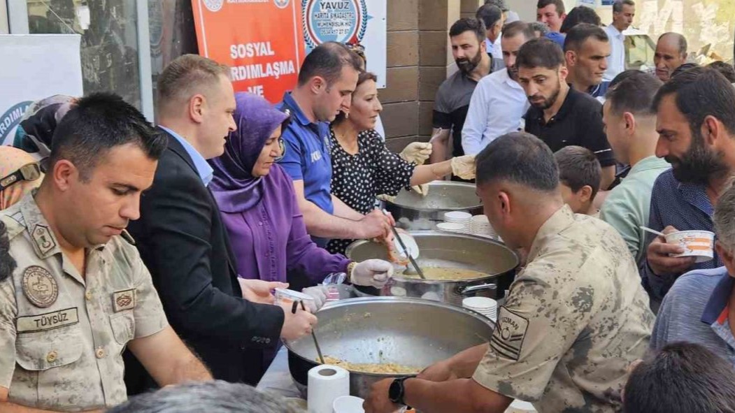 Muharrem ayı dolayısıyla 3 bin kişiye aşure ikramı