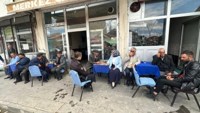 Ağrı'nın tek kadın Kaymakamı Kübra Baka Kılıç  esnaf ziyaretinde
