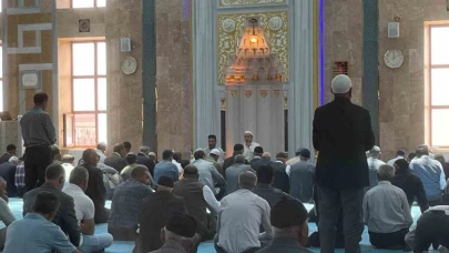 Van'ın Çaldıran ilçesinde 15 Temmuz şehitleri dualarla anıldı