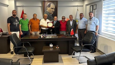 Erciş Ticaret ve Sanayi Odasından Abdulmenaf Turan'a Plaket