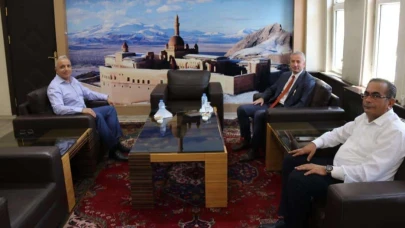 Ağrı İl Müdürü Kökrek’ten Emniyet Müdürü İpar’a Hac Ziyareti