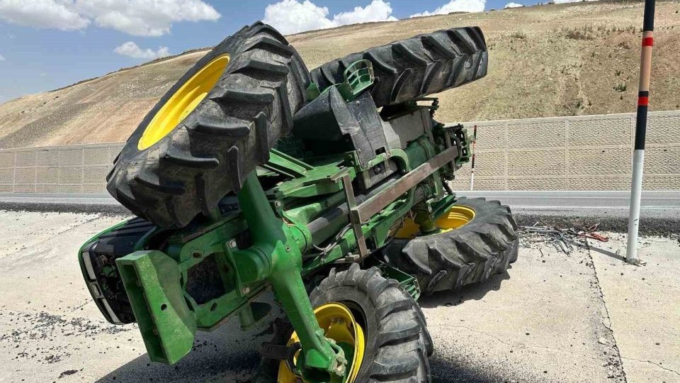Muş'ta traktör kazası: 1 yaralı