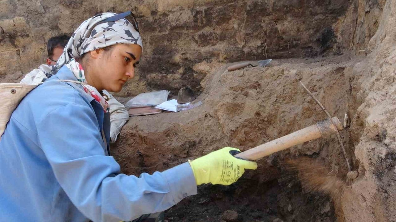 Urartu’nun göz bebeği Haldi Tapınağı adım adım gün yüzüne çıkarılıyor