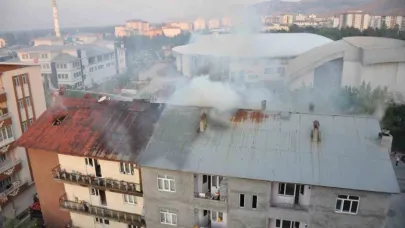Çatı yangını paniğe neden oldu