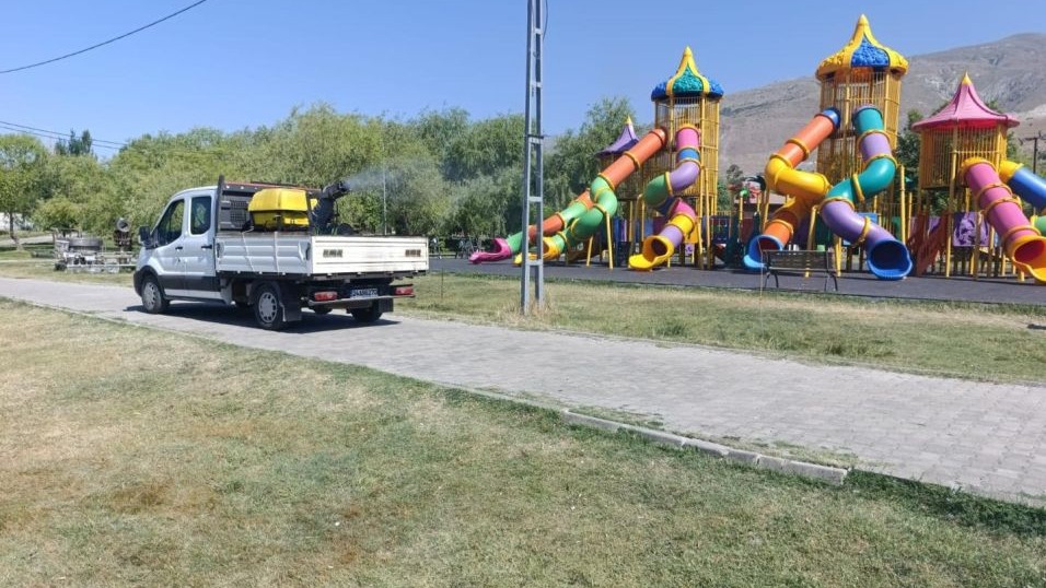 Erzincan’da sivrisinek ve haşereyle mücadele devam ediyor