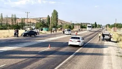 İki aracın Karıştığı Kazada: 2 yaralı