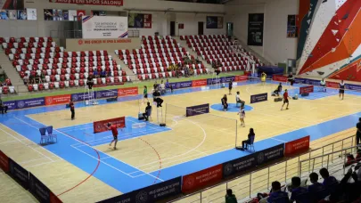 Ağrı Badminton Takımı Yarı Finale Yükseldi