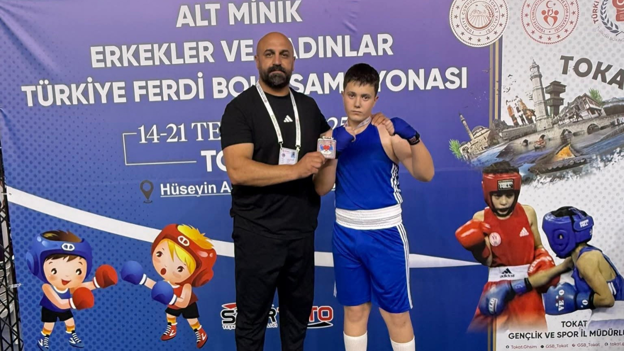 Ağrılı Boksör Türkiye İkincisi Oldu
