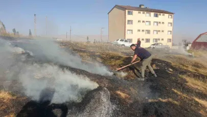 Başkale’de anız yangını