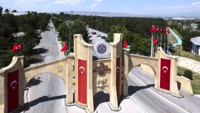 Atatürk Üniversitesi, YKS’de derece elde eden öğrencilere aylık 30 bin TL’lik burs imkânı sunuyor