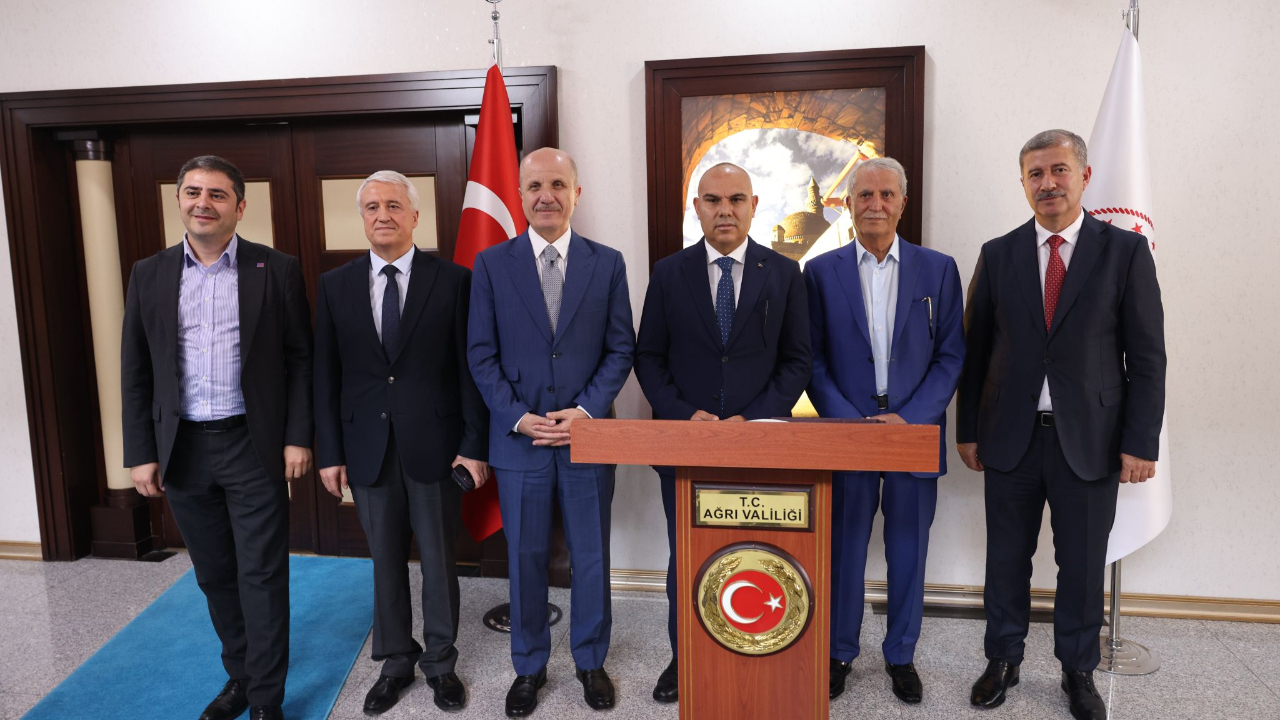 YÖK Başkanı Prof. Dr. Erol Özvar ve IC Holding Yönetim Kurulu Başkanı İbrahim Çeçen Ağrı'da