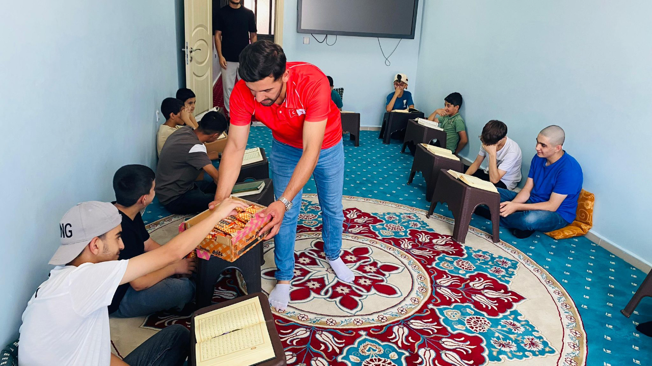 Doğubayazıt Kızılay Gönüllülerinden Kur’an Kursu Öğrencilerine Anlamlı Ziyaret