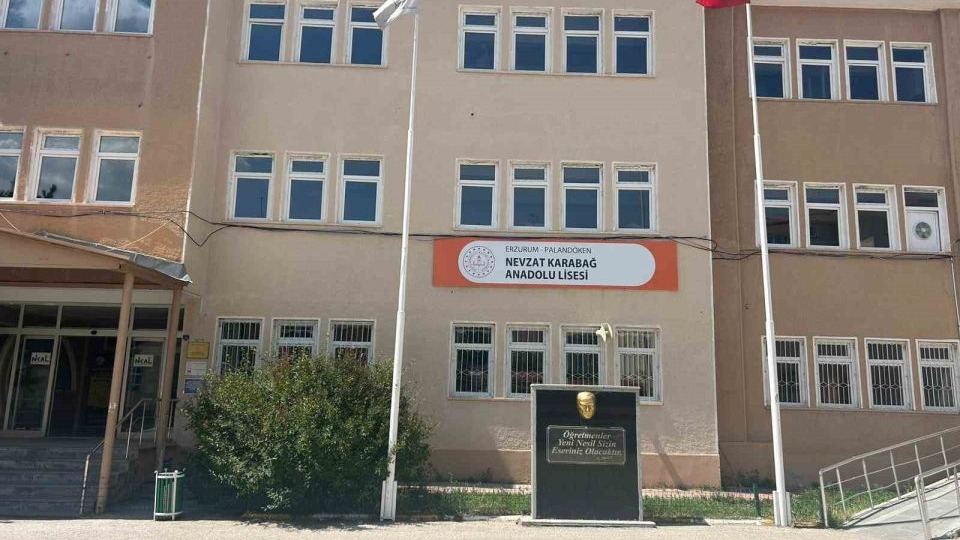 Nevzat Karabağ Anadolu Lisesi başarılara imza atıyor