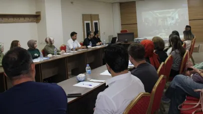 Kamu hastanelerinin durumu toplantıda değerlendirildi