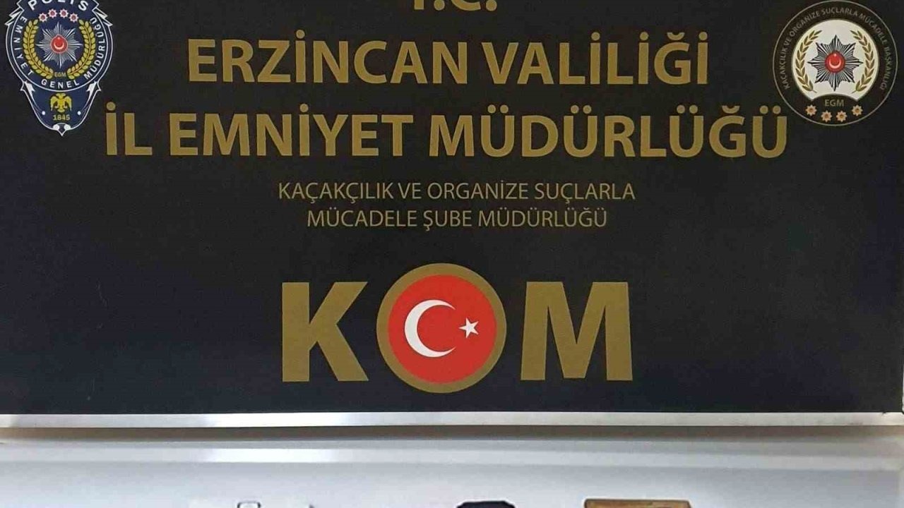 Erzincan'da ehliyet sınavında kopya düzeneği ele geçirildi