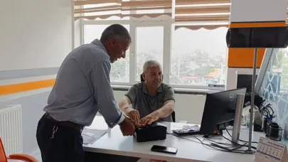 Nüfus müdürlüklerinde ehliyet yenileme yoğunluğu