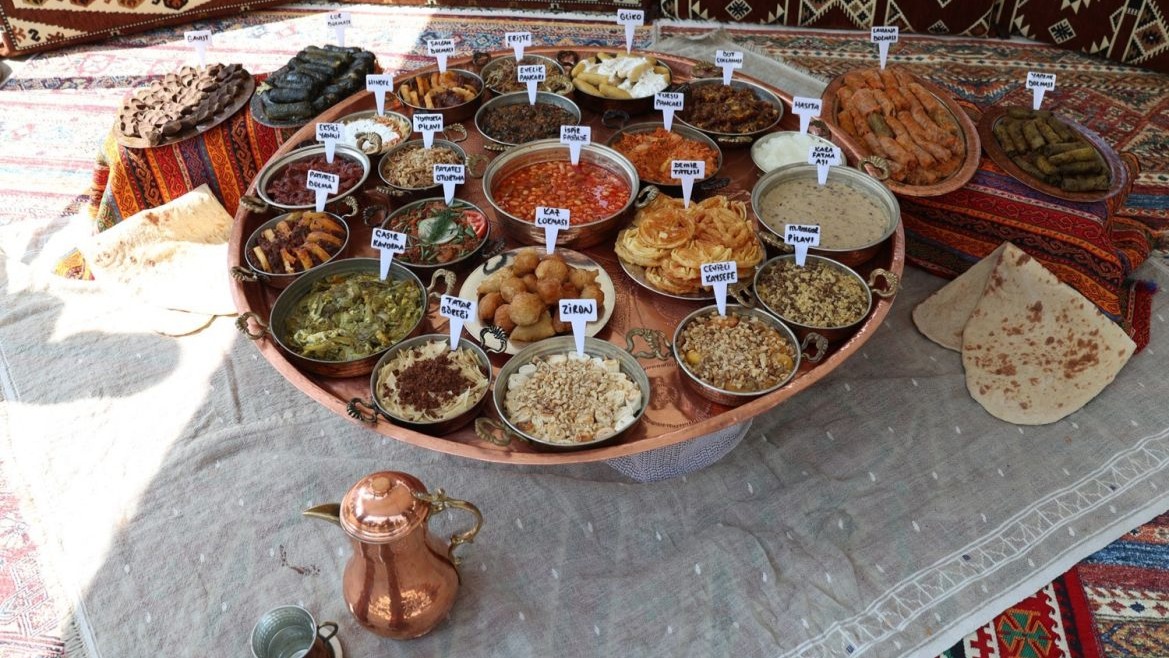 erzurum'da düzenlenen kahvaltı festivali yoğun ilgi gördü