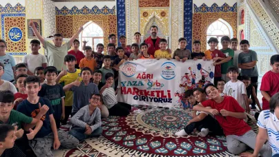 Ağrı Gençlik Merkezi’nden Miniklere Moral Ziyareti