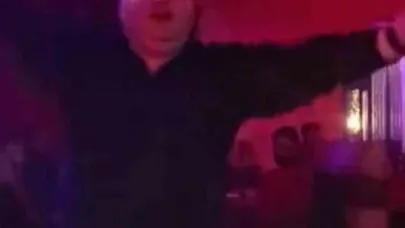 Pavyonda göbek attı, terfi aldı