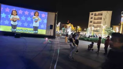 Hakkarili çocuklar karaoke sahnesinde hünerlerini sergiledi