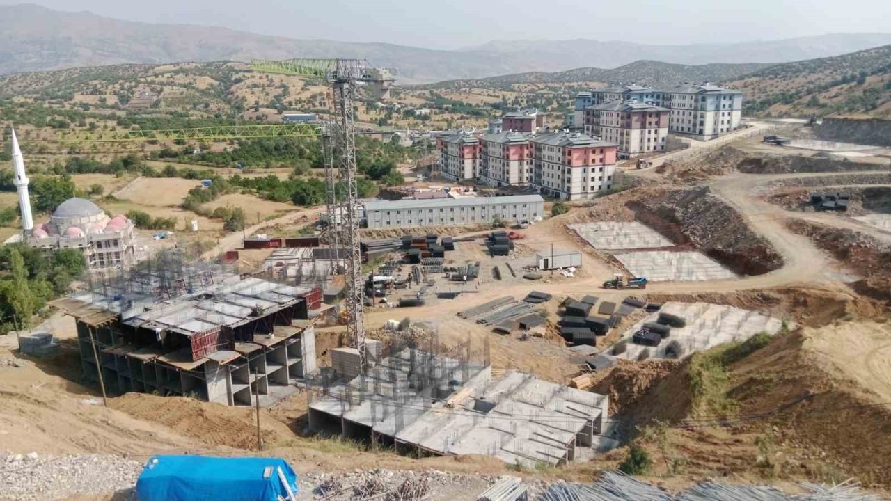 Pütürge’de 813 konutluk projenin ilk etabı tamamlandı