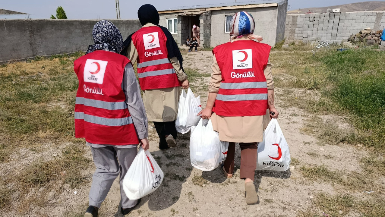 Kızılay Ağrı Gönüllüleri Sahada