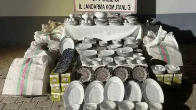 Jandarma Van’da gümrük kaçağı malzemeler ele geçirildi