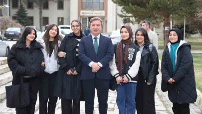 Vali Aydoğdu şehri gençlerle birlikte yönetiyor!