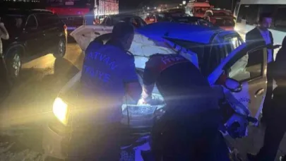 Tatvan'da iki otomobilin karıştığı kazada 4 kişi yaralandı