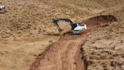 Erciş Belediyesi Topraklı Mahallesinde Yol Yapım Çalışmalarına Başladı