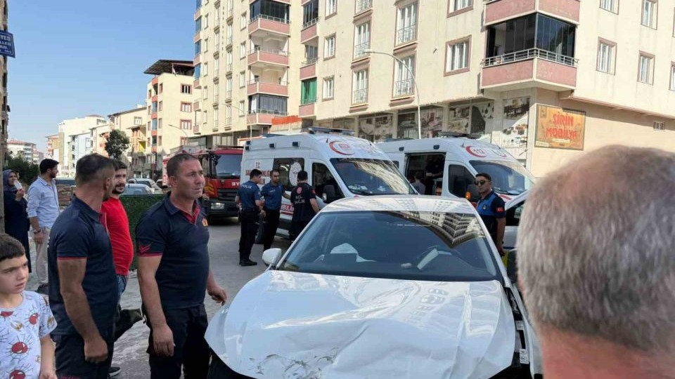 Muş’ta iki araç kaza yaptı: 1’i çocuk 3 kişi yaralandı