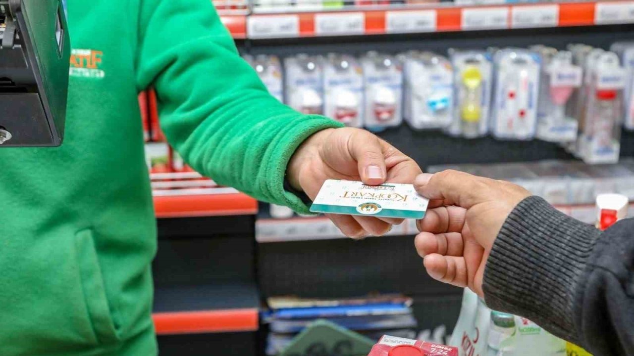 Van'da bin 812 aileye sosyal kart dağıtıldı