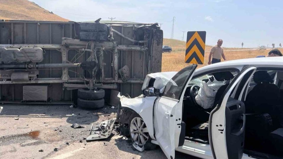 Muş'ta feci kaza: 6 kişi yaralandı